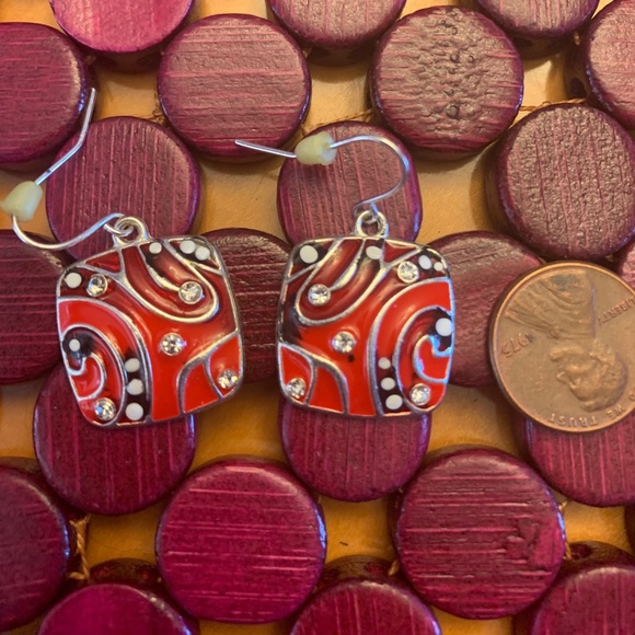 Hand painted silver and red geometric earrings. - Picture 1 of 4